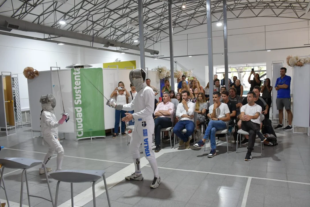 Un campeón de esgrima de Pinerolo está de visita y buscan insertar el deporte en San Francisco - El Periódico - San Francisco